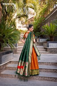 Nuevo Conjunto de Lehenga con Borde de Tejido Jacquard de Seda (Paithani) con Bordado Zari, Choli y Dupatta a Juego, Venta al Por Mayor - Product Image 5
