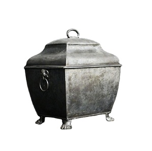 SEAU À CHARBON DE STYLE RÉGENCE SEAU À CHARBON EN ACIER POLI DANS LE STYLE RÉGENCE AVEC PIEDS À GRIFFES ET COUVERCLE MOULÉ ET POIGNÉE À ANNEAU - Product Image 1