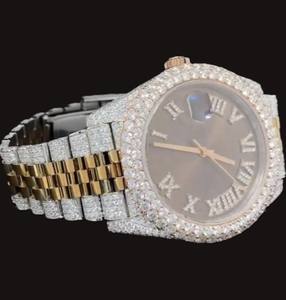 Montre à cadran unique et personnalisé, style modèle exclusif, cadran marron, diamant moissanite, boîtier rond avec chiffres romains, caractéristiques classiques - Product Image 4