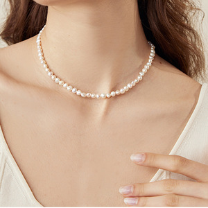 Collar de Perlas de Agua Dulce Barrocas al por Mayor para Mujer, Cierre OT con Estilo Francés Exquisito y de Alta Gama - Product Image 1