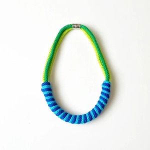 Collar de Tela con Colgante de Resina de Alta Calidad, Joyería Moderna para Mujer a Precio Accesible - Product Image 4