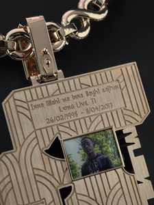 จี้ตัวอักษรแบบกำหนดเองประดับเพชรเต็มตัว |   เงินแท้ 925 |   เพชรโมอิสซาไนต์ VVS |   จี้ห้อยคอฮิปฮอปแบบอักษรย่อ |   ผู้ผลิตเครื่องประดับแบบ OEM | - Product Image 2