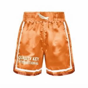 Shorts de combat en satin brodés sur mesure vert et or, équipement de compétition de haute qualité, vêtements de sport fitness, short de boxe - Product Image 3