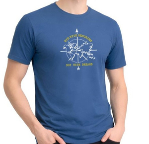 เสื้อยืดแฟชั่นผู้ชาย ผ้าฝ้ายพิมพ์ลาย ระบายอากาศได้ดี ทรงปกติ คอกลม แขนสั้น สไตล์ลำลอง สำหรับใส่เที่ยวเล่น สตรีทแฟชั่น รับผลิตแบบ OEM ODM - Product Image 1