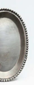Plateau ovale contemporain avec bordure perlée argentée, centre de table minimaliste et plateau à bijoux pour la décoration intérieure et les articles d'hôtel - Product Image 3