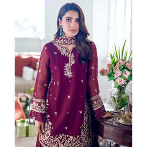 Ensemble haut-bas et dupatta magnifique pour femme Karma Fashion Designer, couleur violette, pour les occasions spéciales - Product Image 3