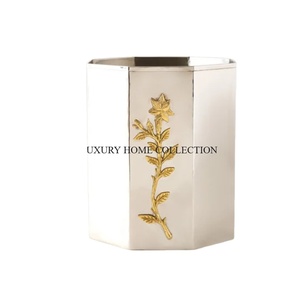 Cubo de basura de aluminio elegante y asequible con un diseño ligero perfecto para dormitorios, oficinas o espacios de sala de estar - Product Image 1