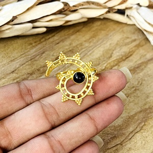 Nouvelle Collection : Bague Bohème Céleste en Laiton Tribal, Bijoux Femme Plaqué Or 18 carats, Bague Améthyste Ethnique Rayon de Soleil pour Vente en Gros/OEM/ODM - Product Image 6