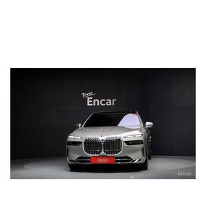 BMW Série 7 740i xDrive Classic Silver Edition 2024, 5090 km, Boîte de vitesses automatique, Volant à gauche - Product Image 3