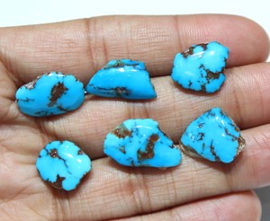 Pierre précieuse turquoise brute d'Arizona, plaque de turquoise naturelle d'Arizona pour la fabrication de pendentifs et de bijoux. - Product Image 1