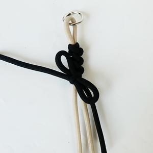 Porte-clés et breloque de sac en cordon noué minimaliste fait main, avec boucle en nœud, style esthétique, pour sac à dos et sac à main, beige et noir, ensemble d'articles cadeaux - Product Image 4