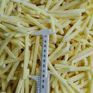 Frites surgelées de haute qualité avec une finition dorée, idéales pour une cuisson facile et des résultats délicieux - Product Image 1