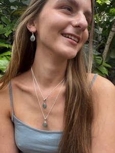 Pendentif Goutte d'Eau en Argent Sterling Plaqué Or avec Aigue-Marine, Pierre de Naissance de Mars, Bijou Fait Main en Pierre Précieuse, Cadeau pour Femmes et Hommes - Product Image 5