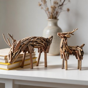 Fantastique sculpture de cerf en bois faite à la main, figurine d'animal rustique, décoration de table, ornement de salon - Product Image 2