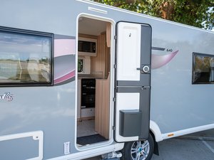 4 Berth Touring Caravan <b>Single</b> Axle Luxury Travel Trailer Fixed Island <b>Bed</b> Central Washroom Family Camping Caravan with Kitchen - Product Image 3