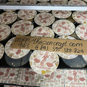 Posavasos de Mosaico de Concha Arcoíris Opulento con Borde de Ratán Natural, Tapete Protector de Calor, Vajilla de Diseño para Entretenimiento de Lujo - Product Image 6