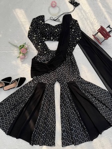 Sari Shara negro bordado de estilo indio-pakistaní para mujer, ideal para fiestas, con un ajuste tradicional y étnico. - Product Image 3