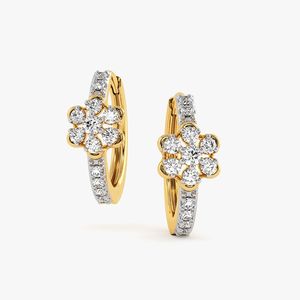 Boucles d'oreilles clous en or jaune avec diamants de laboratoire en forme de grappe florale - Product Image 2