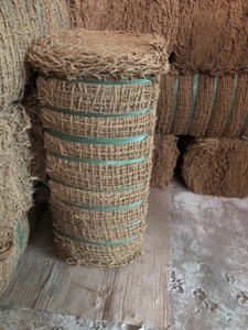 ตาข่ายใยมะพร้าวตาข่ายธรรมชาติคุณภาพสูงเหมาะสำหรับการรักษาเสถียรภาพของดินและการปลูกพืชบัวสีน้ำเงินจากเวียดนาม - Product Image 3