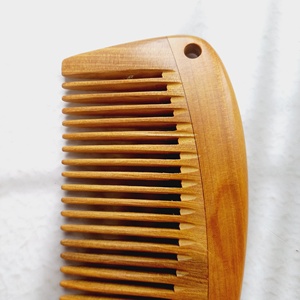Peigne en bois naturel de haute qualité utilisant des cheveux de Massage, coiffage des cheveux pour un usage domestique, décoration du Vietnam - Product Image 6