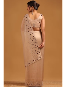 Sari Beige para Mujer KV con Adornos de Tela y Lentejuelas, con Blusa Sin Coser - Product Image 5