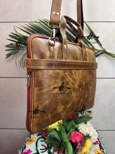 New Arrival Crunch Leather Messenger Shoulder Bag Multi Uses Hot Sale High Quality Leather Unisex Bags - Product Image 2