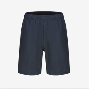 Shorts de sport haut de gamme. Design moderne à blocs de couleurs. Tissu respirant. et des poches latérales profondes pour les séances d'entraînement actives. - Product Image 3