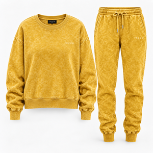 Conjunto de 2 piezas de moda para mujer: Sudadera corta de invierno 100% algodón con encaje y pedrería bordada, y pantalón holgado de forro polar, estilo urbano liso. - Product Image 2