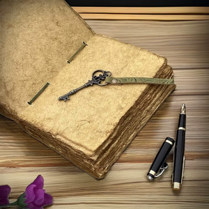 Cuaderno de Cuero Vintage con Grabado Floral, Papel Reciclado Verde, Personalizable, Regalo, Bordes Decorativos Antiguos, Shadow SpellBook - Product Image 1