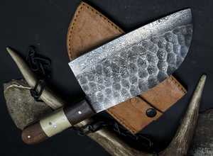 Couteau de chasse en acier de Damas avec manche en bois, lame fixe à pointe clip et bord droit - Product Image 3