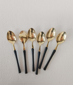 Ensemble de couverts élégants en or avec poignées noires, finition miroir haute brillance, passe au lave-vaisselle, vaisselle de mariage - Product Image 1