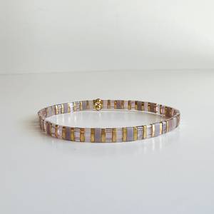Bracelet extensible perlé Tila pour femme, empilable, bijoux minimalistes tendance, cadeau fait main, produit en gros - Product Image 1