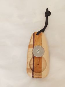 Abridor de botellas personalizable, ecológico, moderno y sencillo, de acero inoxidable con mango de madera y logotipo. - Product Image 6