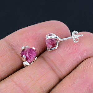 Pendientes de Plata de Ley 925 con Rubí de Alta Calidad, Diseño Simple y Elegante, para Mujer, Ideales para Fiestas y Regalos, Precio al por Mayor - Product Image 3