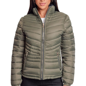 Chaqueta Acolchada Personalizada de Poliéster para Mujer, Chaqueta Acolchada con Capucha Personalizada para Mujer - Product Image 1