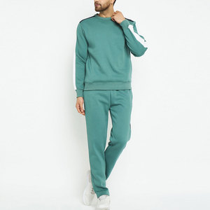Trajes Deportivos para Hombre de Primera Calidad, Corte Ajustado, Hechos de Algodón y Poliéster - Product Image 1