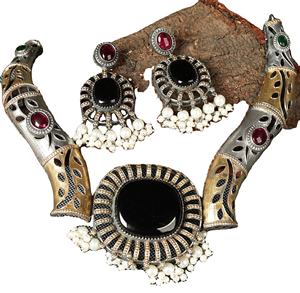 Conjunto de Collar y Pendientes de Plata Oxidada de Dos Tonos con Gotas de Ónix, Rubí y Perla Verde, Diseño para Enamorados, Joyería Bohemia para Regalo de Boda para Mujer - Product Image 1