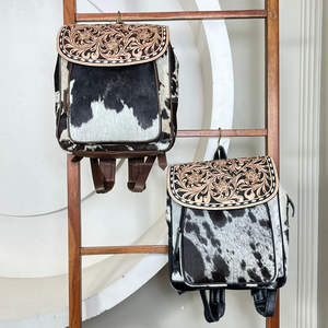 Sac à dos pour femme en cuir véritable, style western, avec gravures florales et détails en fourrure, modèle March Expo, nouveau style, fait main - Product Image 4