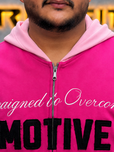 Sudadera con capucha rosa MOTIVE para hombre, estilo oversize, de forro polar, con detalles de pedrería y diseño de bolsillo frontal con cremallera. - Product Image 4