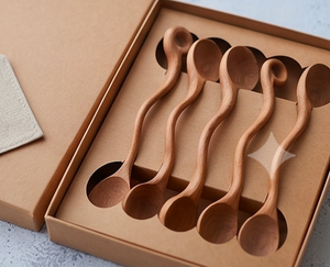 Ensemble de cuillères en bois de noyer artisanal avec manche en bois de noyer, design minimaliste, réutilisables, pour le camping et l'hôtellerie - Product Image 3