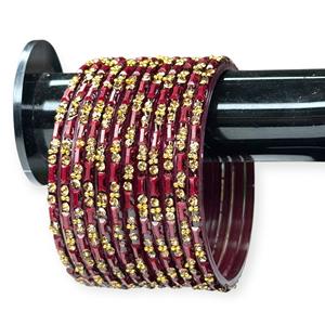 Bracelet jonc en verre tendance rouge vin avec cristaux et accents plaqués or pour femme, idéal pour les mariages - Product Image 3