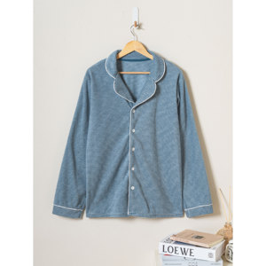 Top a maniche lunghe in morbido pigiama da donna in azzurro - Product Image 1
