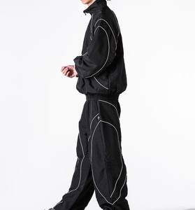 Conjunto Deportivo Personalizado de Alta Calidad, Chaqueta y Pantalones Impermeables Reflectantes de Nailon para Exteriores, Traje Deportivo para Hombre - Product Image 3