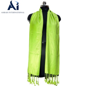 Écharpe hijab en viscose pashmina en gros |   Fabricant et exportateur de foulards en tissu uni doux et tendance en gros |   OEM ODM Respirant et Durable - Product Image 3