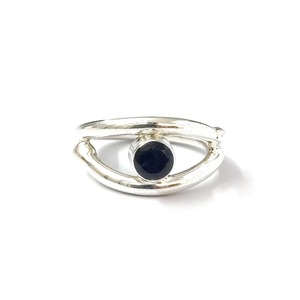 Anillo de Moissanita y Ónix Negro de 4.7 Gramos - Product Image 1