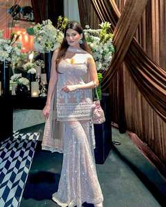 Traje de palazzo de diseño exclusivo para mujer con top de red suave y pesado y trabajo completo de lentejuelas chinas - Product Image 2