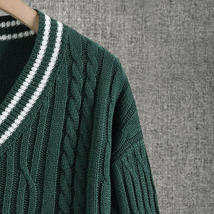 Pull de cricket pour homme à col en V, en laine et cachemire, personnalisable avec logo frontal, respirant et anti-boulochage - Product Image 4