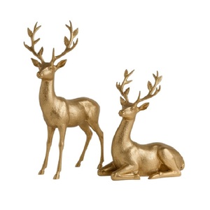 Figurines de cerfs en résine dorée de luxe, lot de 2, taille moyenne, debout et allongées, élégantes décorations de Noël pour la maison et la table - Product Image 1