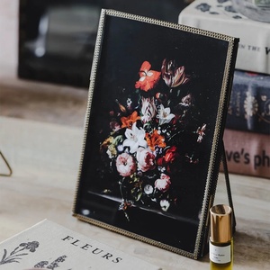 Cadre photo finition antique avec bordure métallique perlée et support pliable pour portraits, œuvres d'art et décoration de table - Product Image 2