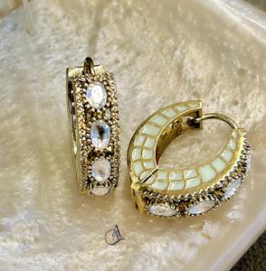 Pendientes de Latón Chapado en Oro con Moissanita y Resina Epoxi, de Alta Calidad y Elegancia, para Mujeres y Niñas, Colección para Fiestas y Eventos Nocturnos - Product Image 5